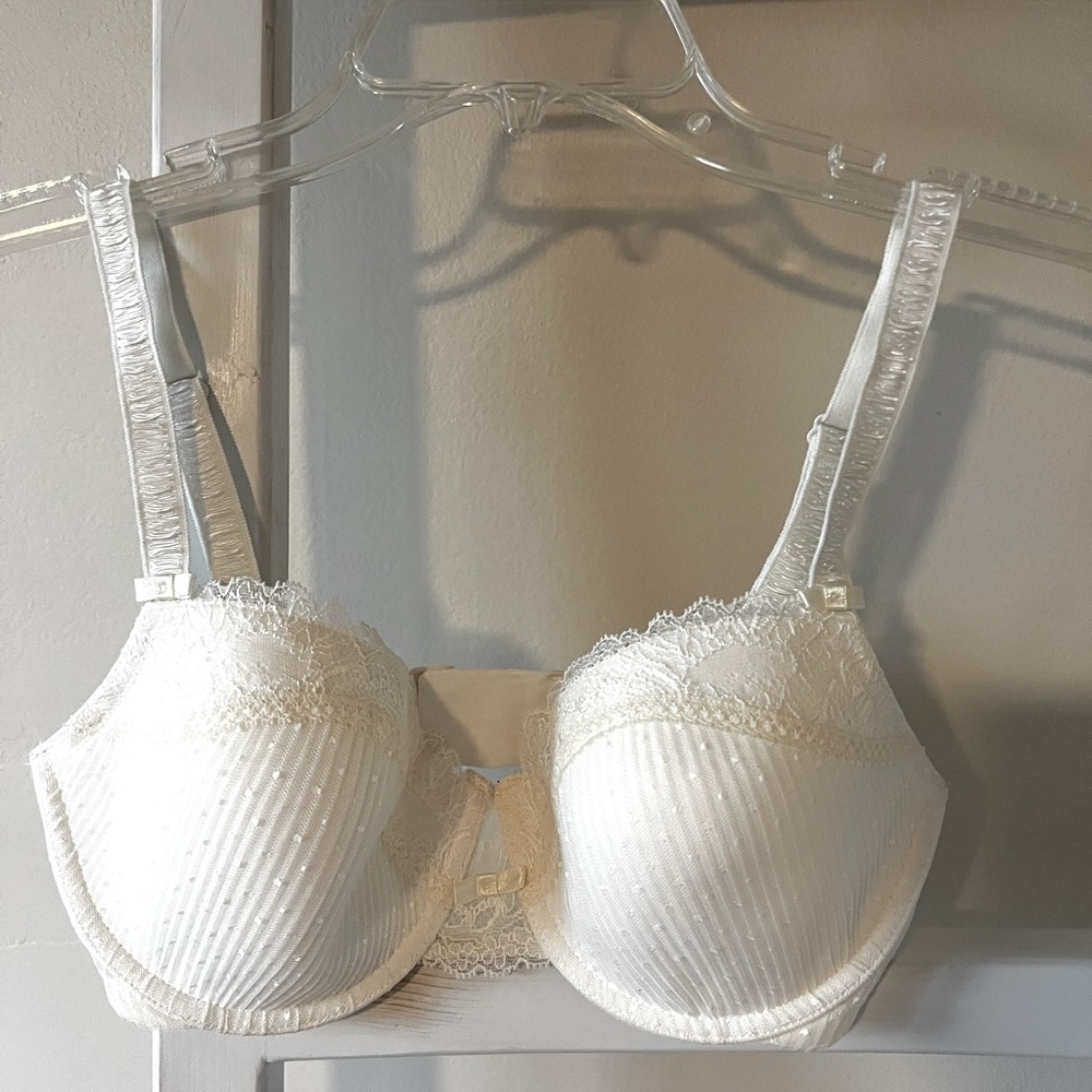 Gorgeous cream bra